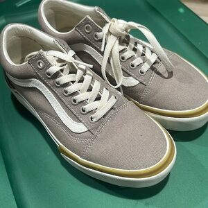 Vans Old Skool Stac
Canvas Cobblestone
M 7 W 8.5
Comes with orginal box